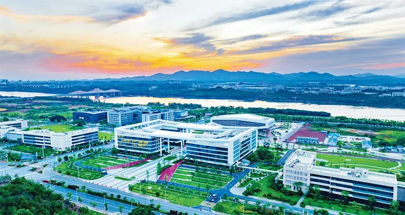省委书记尹弘在《求是》发表署名文章(图2)