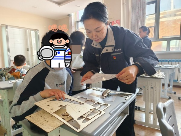 航天神舟飞行器有限公司走进天津市儿童福利院开展科普关爱活动(图1)