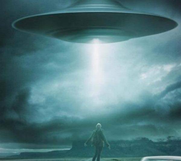 揭秘：百万人目击的UFO真相难道是外星飞行器？形状竟如此奇特！(图2)