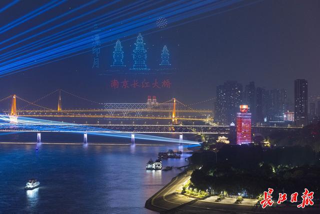 武汉低空每个高度都有飞行器(图9)