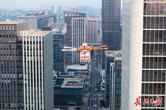 武汉低空每个高度都有飞行器(图6)