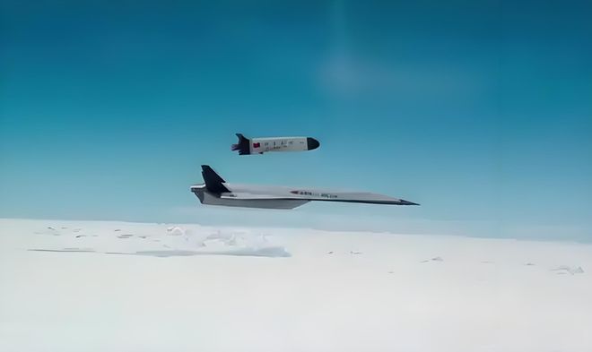 神秘高超音速飞机亮相某基地到底是“腾云”还是七代机？(图4)