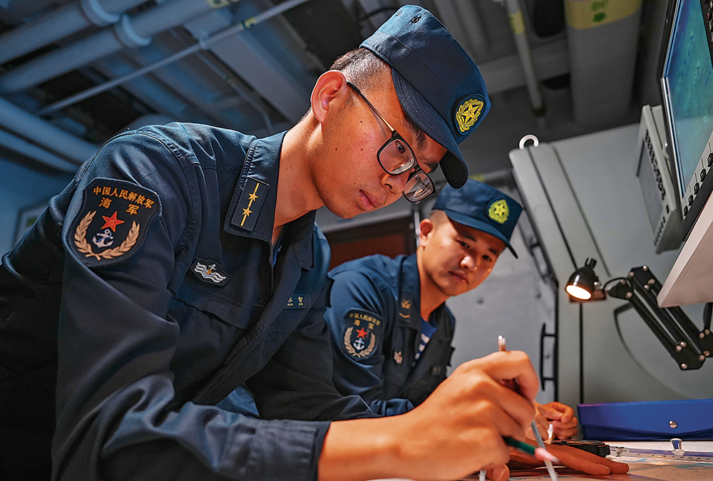 军营观察丨劈波斩浪向着更加辽阔的深蓝(图3)